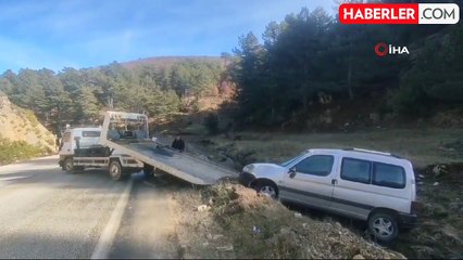 Eskişehir'de Trafik Kazası: Araç Şarampole Uçtu