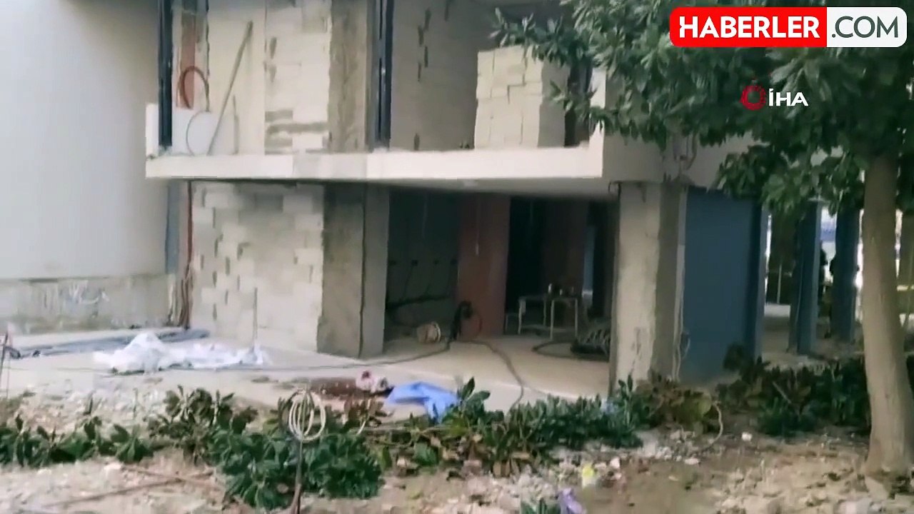 İzmir'de Çatıdan Düşen Adam Hayatını Kaybetti
