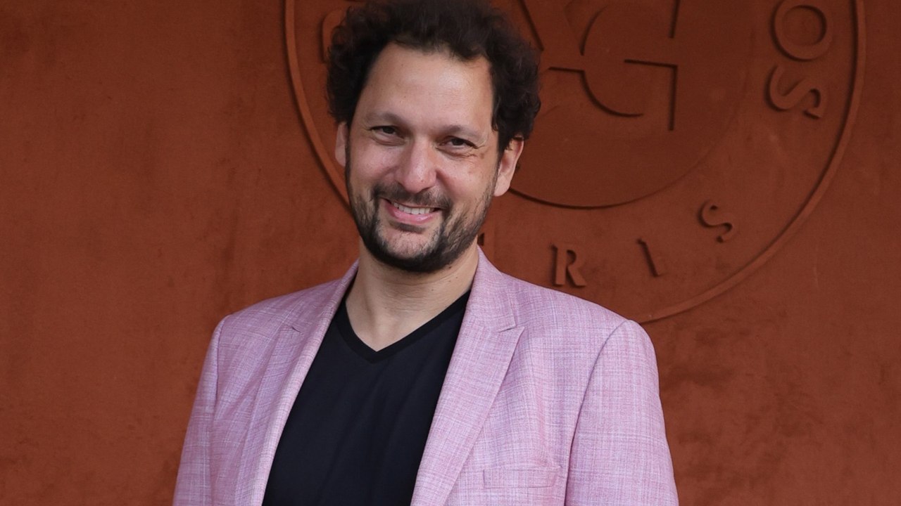 GALA VIDEO - Changement de taille dans La roue de la fortune, Éric Antoine s’en réjouit : “Il était temps !”
