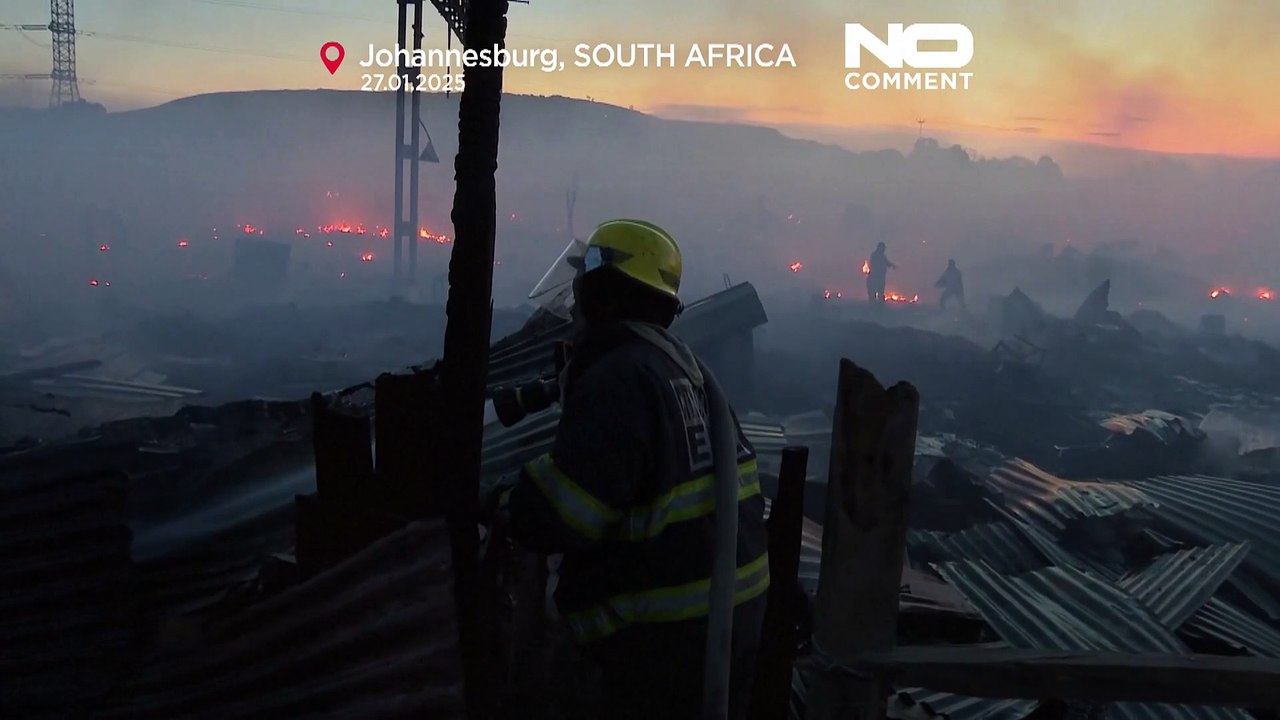 Feuer vernichtet ein ganzes Viertel in Johannesburg