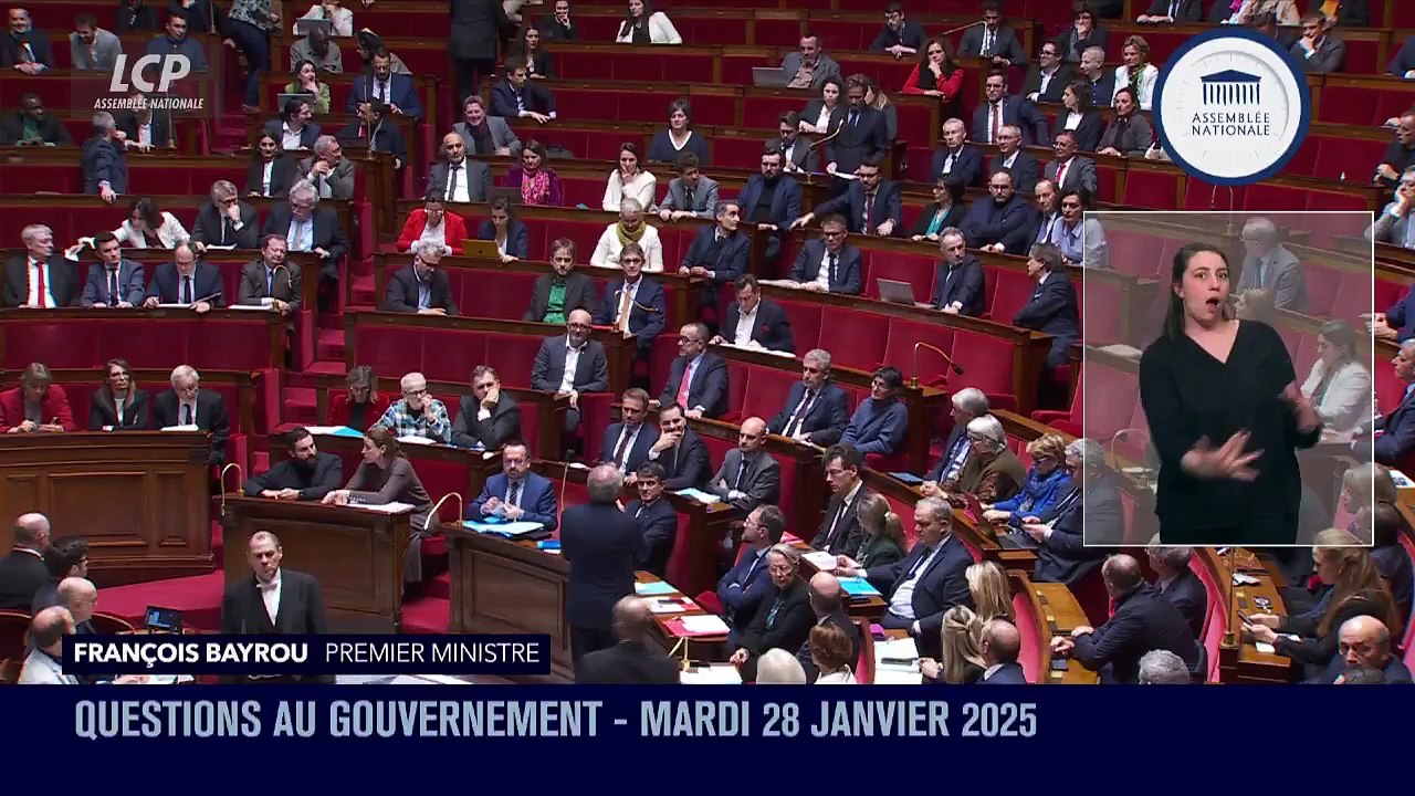François Bayrou maintient devant les députés, ses propos polémiques évoquant une "submersion migratoire" mais affirme qu'il ne parlait que de Mayotte... et pas des autres départements français