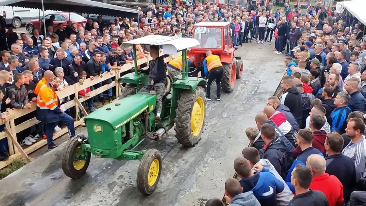 Zetor 3511 vs John Deere 1020