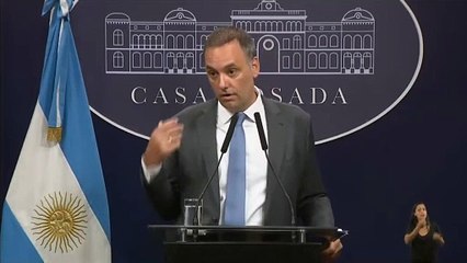 Adorni tildó de "cavernícolas" al sindicalismo que realizó un paro de trenes