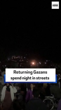 Returning Gazans spend night in streets