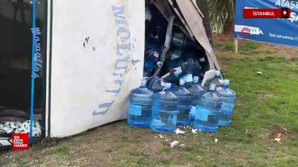 İstanbul Ataşehir'de freni patlayan kamyonet devrildi