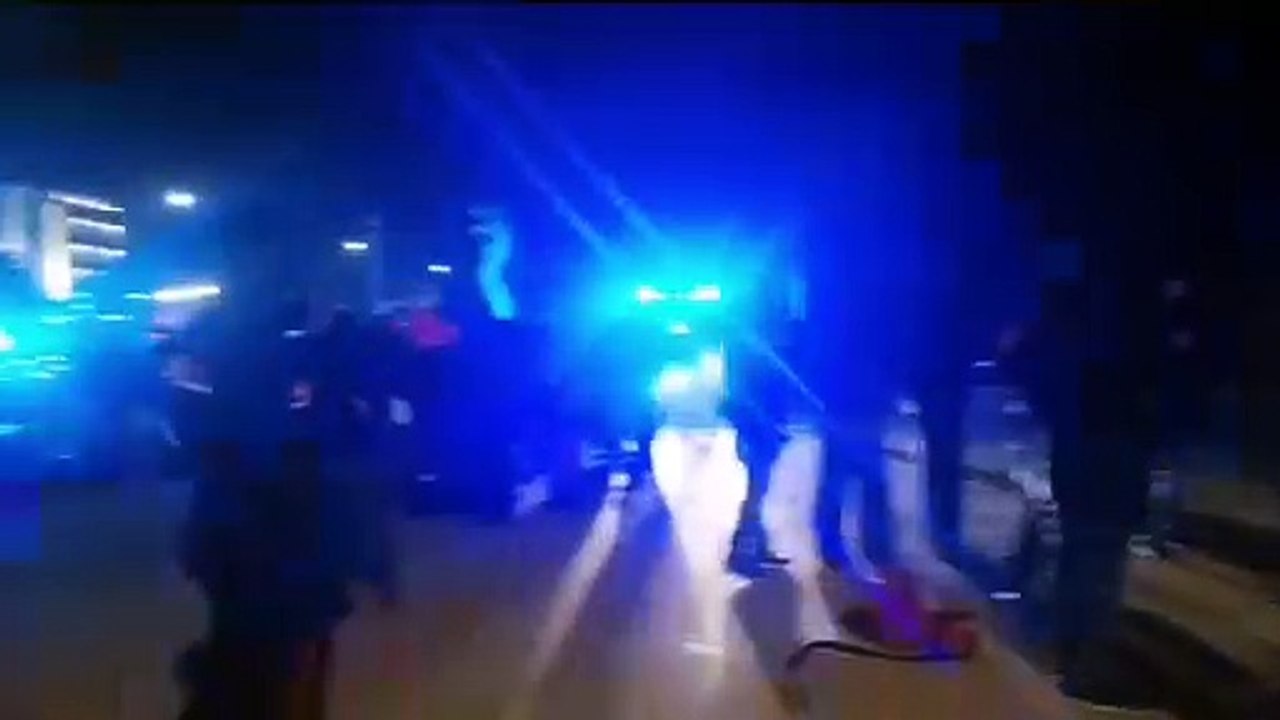 Nave alla deriva finisce contro il pontile di Marina di Massa