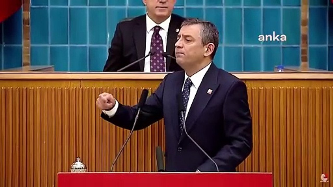 Başsavcı Gürlek’i eleştirmek isterken yaptığı büyük hizmetleri anlattı! Özgür Özel’in ağzından Gürlek’in büyük hizmetleri…