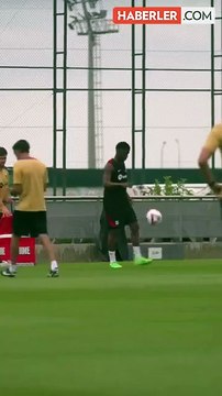 Twente Beşiktaş muhtemel 11'ler açıklandı mı? Twente Beşiktaş maçı kadroda kimler var?