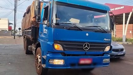 Batida no Bairro Universitário: Fiesta e caminhão colidem, mas ninguém se fere