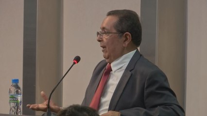 Cuestionamientos al subdirector designado de Descentralización