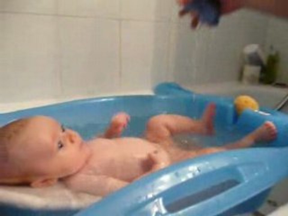 Ninon dans son bain