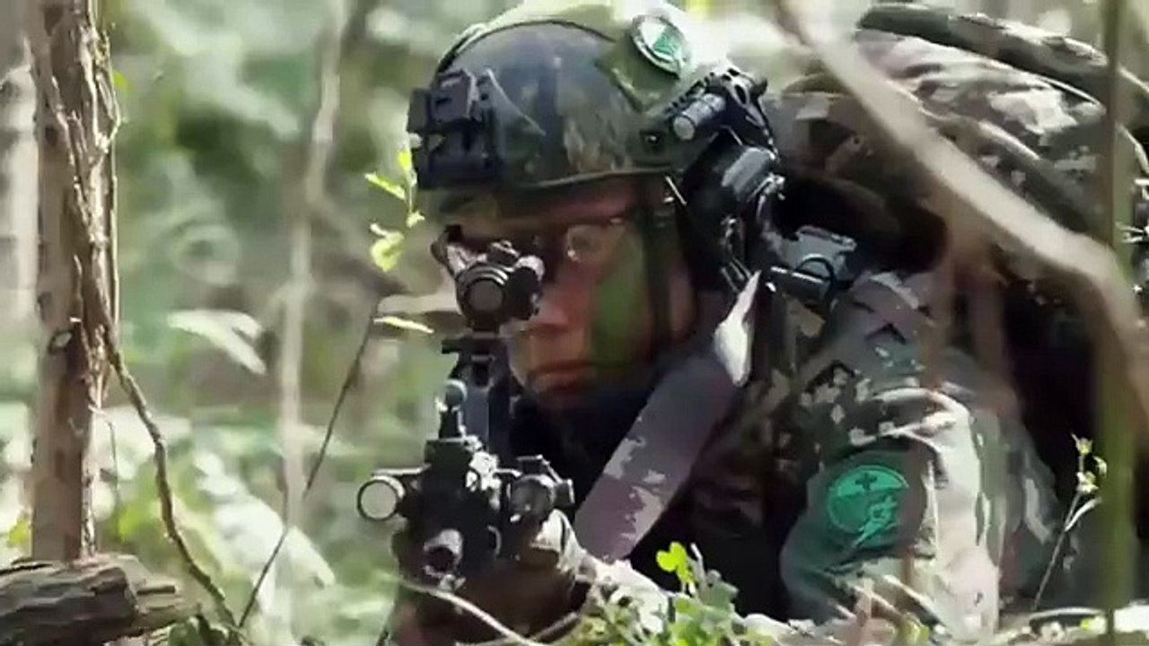 Film Militer Teroris menganiaya agen wanita yang menyamar, pasukan khusus langsung memusnahkan mereka