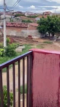 Moradores da Rua Zózimo Gurgel cobram ampliação de pavimentação em Patos