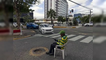 Vehículos impactan en hoyo de la ruta presidencial