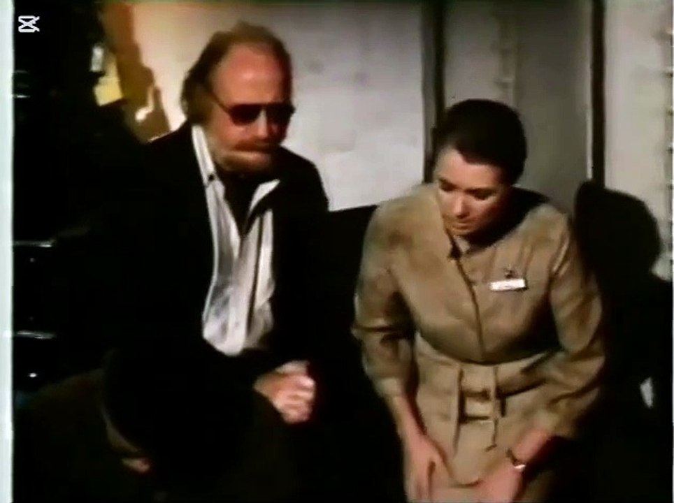 beyond the Poseidon adventure (1979) TV version - 41