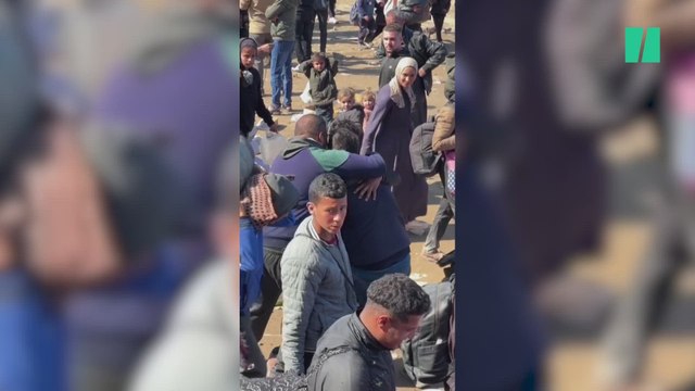 El emocionante encuentro de dos hermanos gemelos en su vuelta a Gaza tras un año sin verse