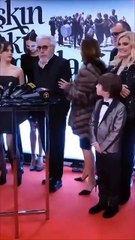 Gala gecesine Hülya Avşar'ın ''tuhaflıkları'' damgasını vurdu