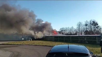 Duży pożar na złomowisku w Praszce