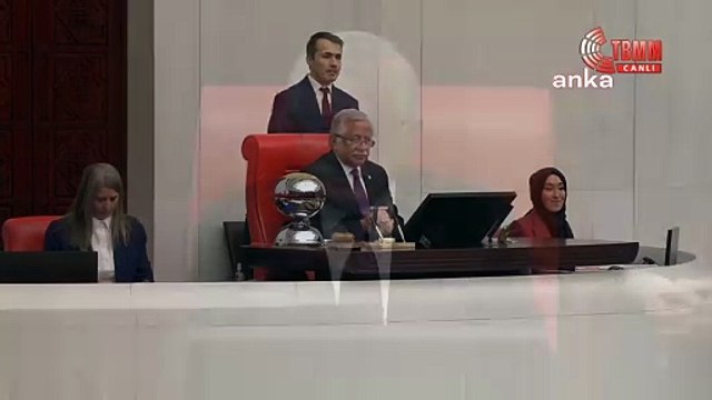 DEM Partili vekillerde Siirt Belediyesi'ne kayyım atanmasına Meclis'te alkışlı protesto