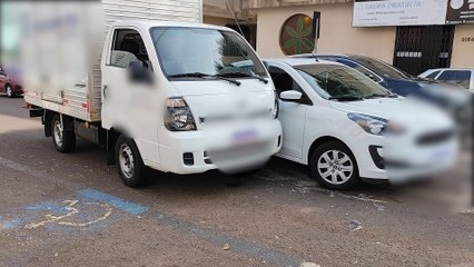 Caminhão e Ka ficam danificados em acidente na Rua Dom Pedro II