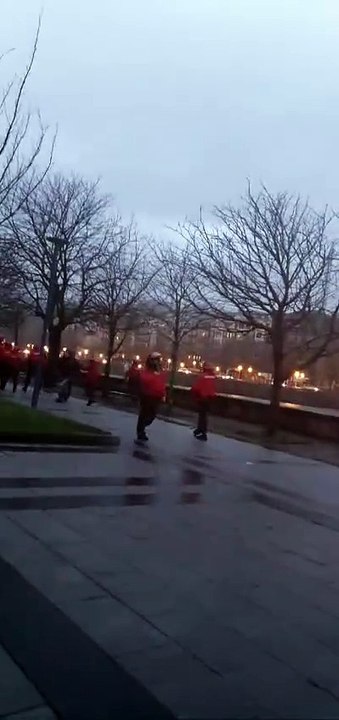 Aficionados griegos del PAOK de Salónica rumbo a Anoeta a las 18:30