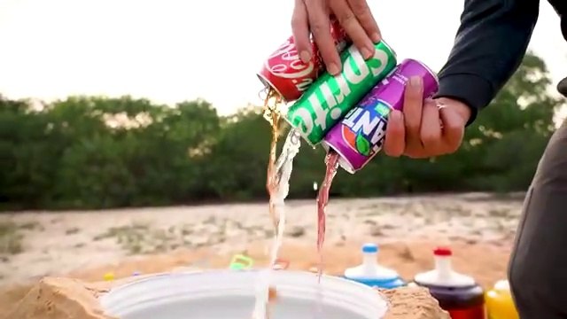 Experiment: Big Toothpaste Eruption from Pyramid, Big Coca Cola, Fanta, 7up, Chupa Chups and Mentos