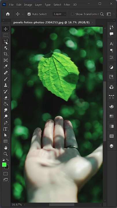 "Master the Glow Effect in Adobe Photoshop CC! ✨ | Graphic Hub #Shorts"