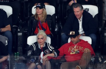 Lady Gaga admet qu'elle invite souvent la mère de son fiancé à leurs dîners romantiques