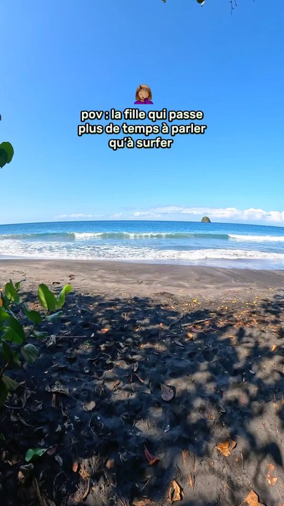 La fille qui parle plus de temps à parler qu’a surfer🤔😅🏄‍♀️
