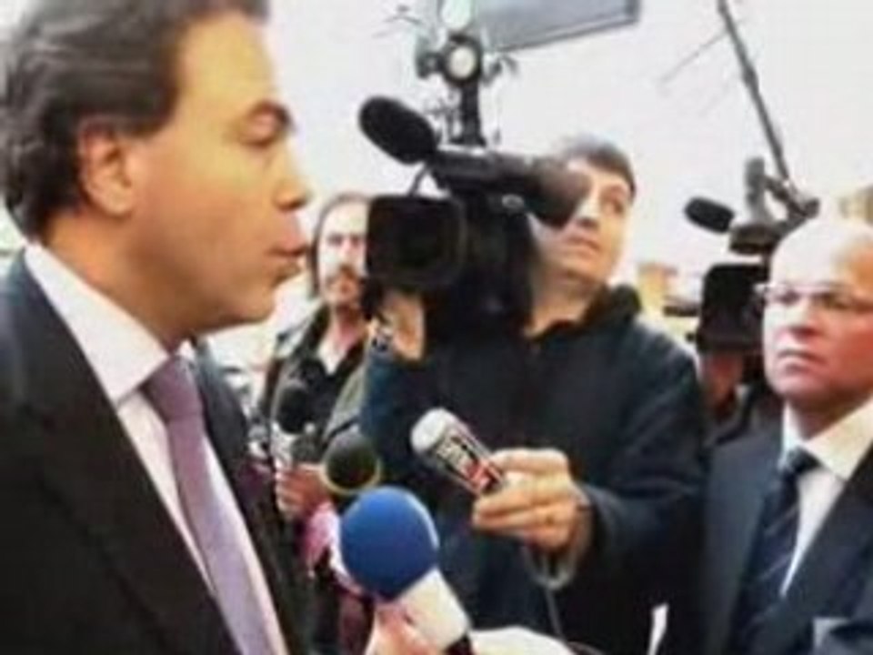 Carrefour - Loi Chatel - Reportage visite de Luc Chatel