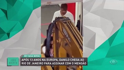 Danilo desembarca no Rio de Janeiro para assinar com o Flamengo