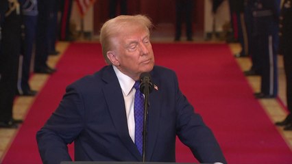 트럼프 "관타나모에 불법 이민자 3만 명 수용" / YTN