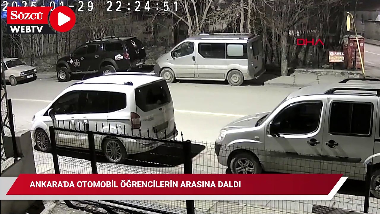Ankara’da otomobilin öğrencilerin arasına daldığı kaza kamerada