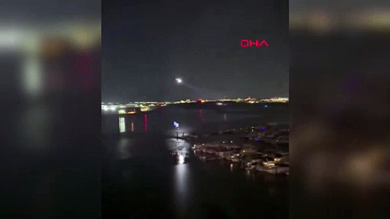 ABD'de helikopter ile çarpışan yolcu uçağı nehre düştü