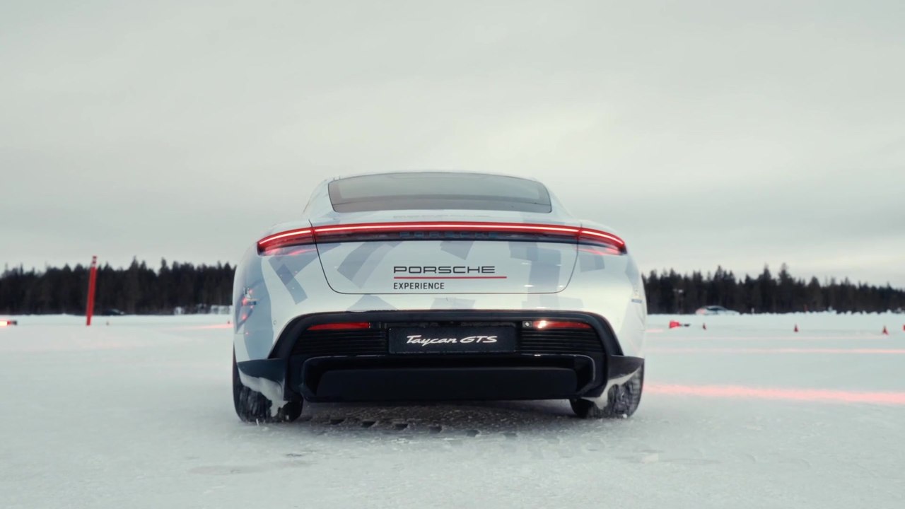 Porsche Taycan - Neuer Guinness World Records™ Titel auf Eis