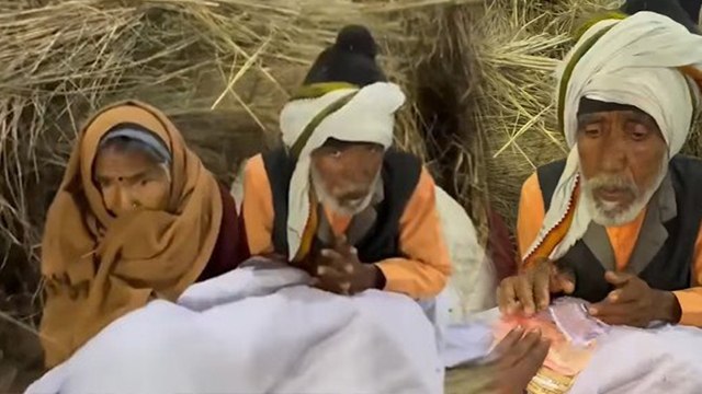 Maha Kumbh 2025: Son Abandons Old Parents At Prayagraj, Public Angry Reaction...