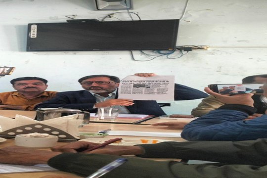 मान्यता के लिए रजिस्ट्रड किरायानामा और शुल्क के विरोध में निजी स्कूल का बंद आज