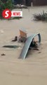 Boat carrying flood victims capsizes in Kamunting, Sarawak