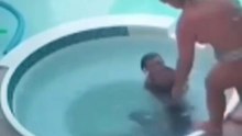 Situational awareness can be the difference between life and death. A woman either didn’t notice or comp...ing in the water for a full 45 seconds before finally reacting.Was she distracted, oblivious, or just indifferent It’s a
