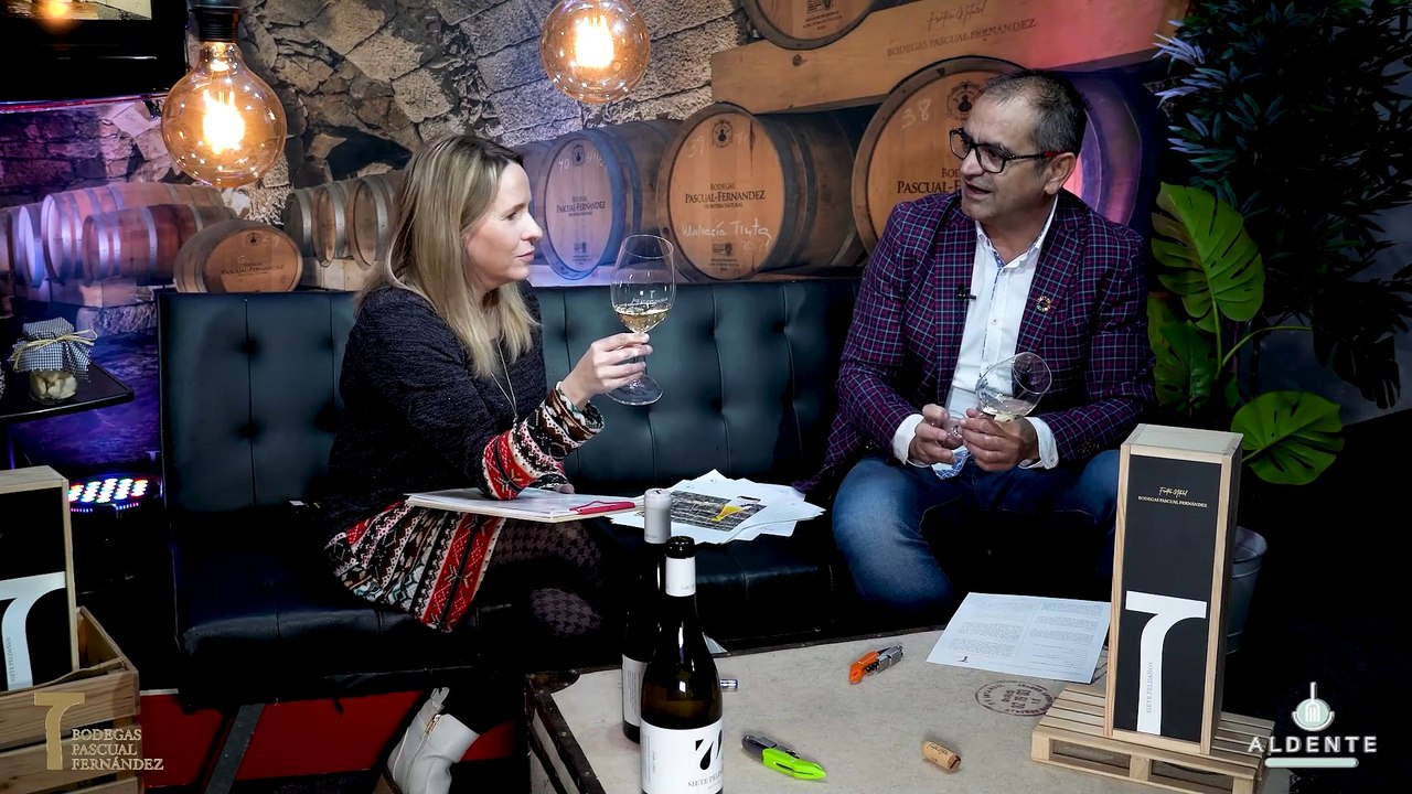 CATA DEL VINO BLANCO DOÑA BLANCA DE SIETE PELDAÑOS DE LA BODEGA PASCUAL FERNÁNDEZ ENTREVISTA A JOSÉ LUIS PASCUAL GERENTE DE LA BODEGA