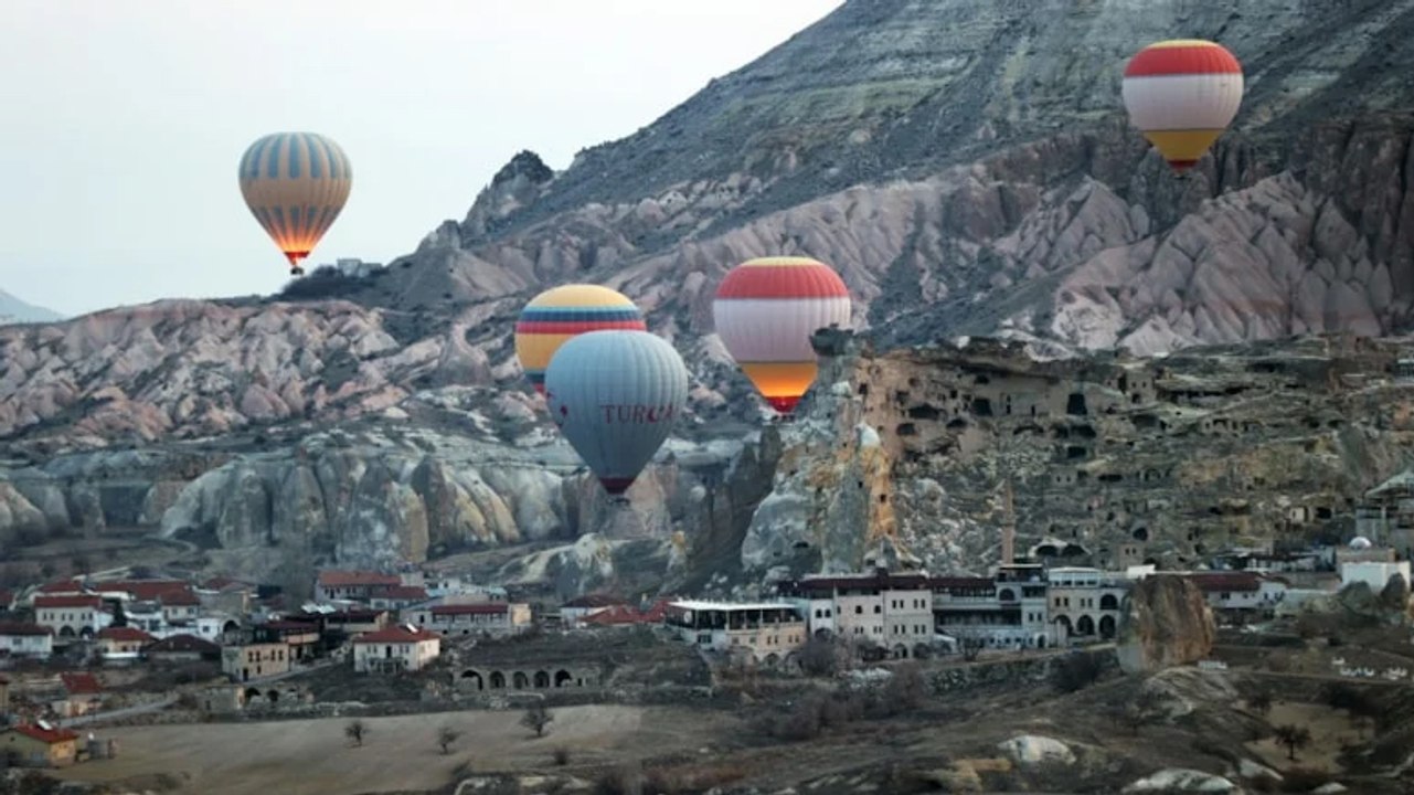 6 turistten 1'i Kapadokya'yı balonla kuş bakışı keşfetti