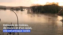 Inondations en Bretagne: Redon sous les eaux et isolée