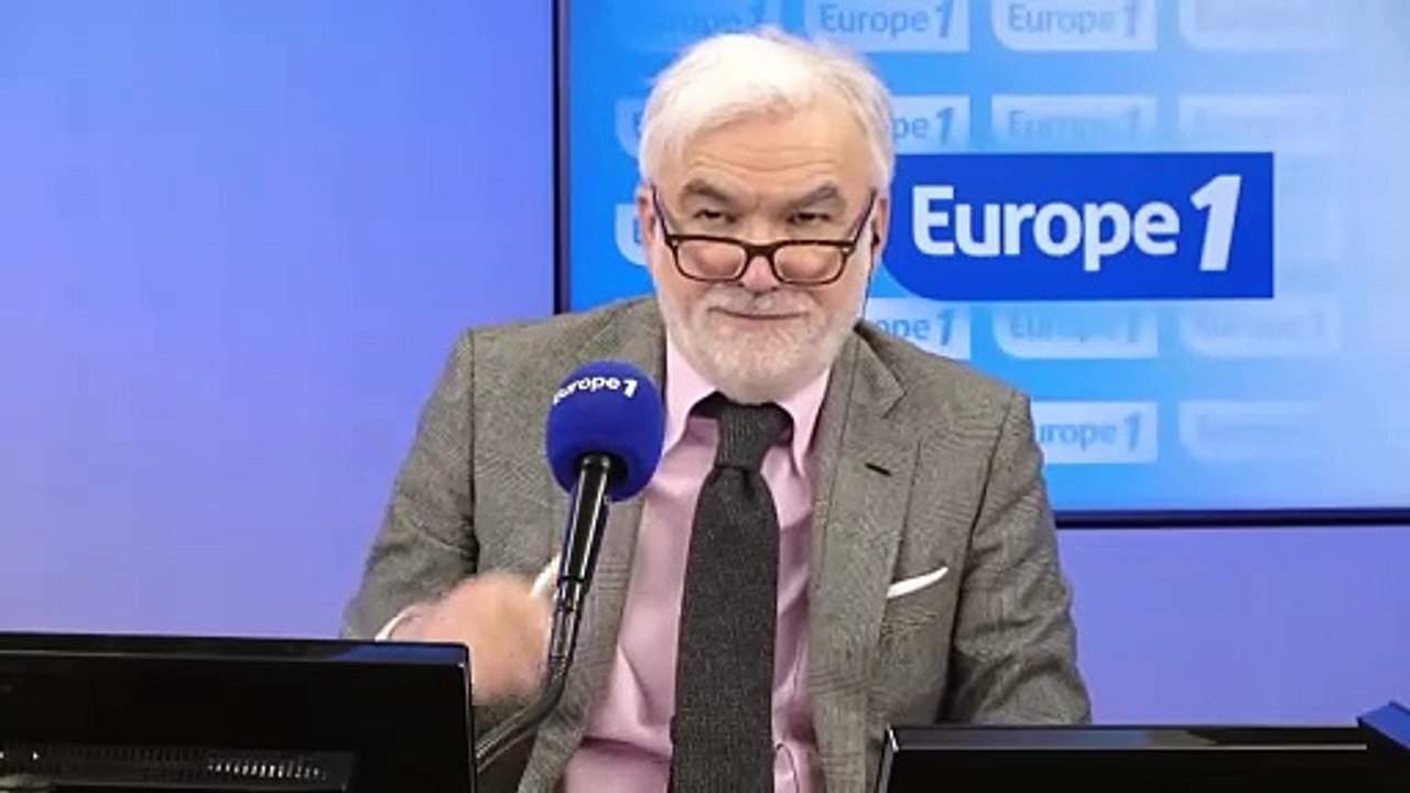 Pascal Praud et vous - Un auditeur d'origine kabyle s'adresse à Doualemn : «Si vous êtes fier d'être Algérien, je suis prêt à vous payer le billet aller» pour l'Algérie