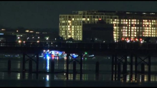 Washington, ricerche nel fiume dopo scontro fra aereo e elicottero