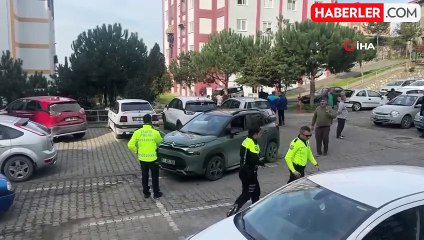 Zonguldak'ta bir kadın, park etmeye çalıştığı aracıyla kocasını ezdi