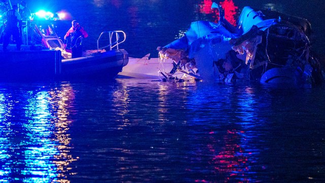 Accidente aéreo en Washington D.C.: piloto del helicóptero habría sido alertado por la presencia del avión