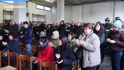 Pisa: vigile del fuoco morto nell'incidente, l'ultimo saluto a Federico in caserma con le sirene accese