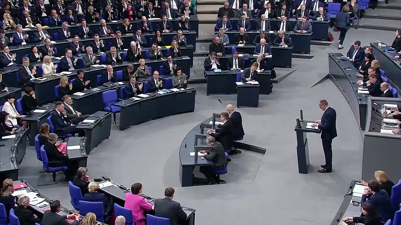 Kurz erklärt: Merz‘ umstrittenes Migrationsgesetz