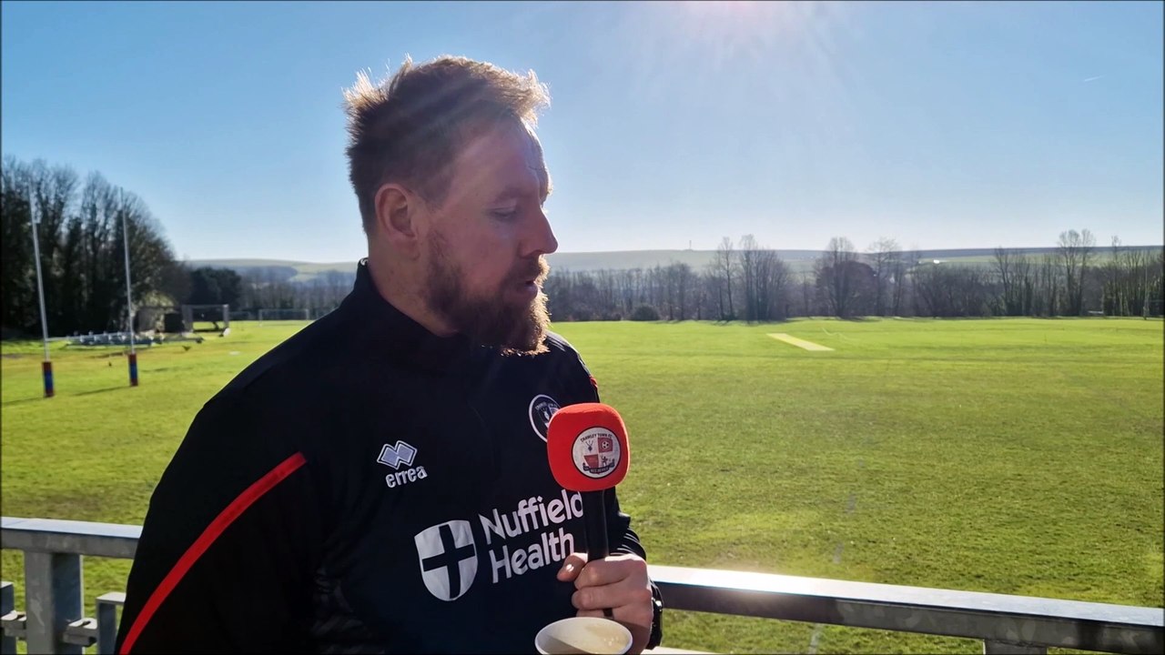 Crawley Town boss Rob Elliot gives transfer and injury update ahead of Wrexham