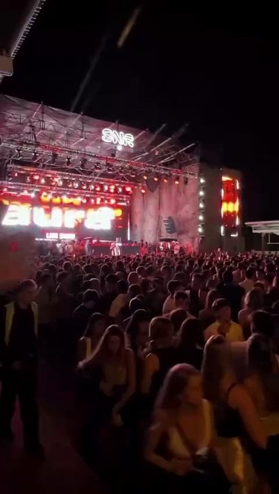 FMK desafinó en vivo